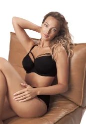 Figi Wysokie Koronkowe Desire